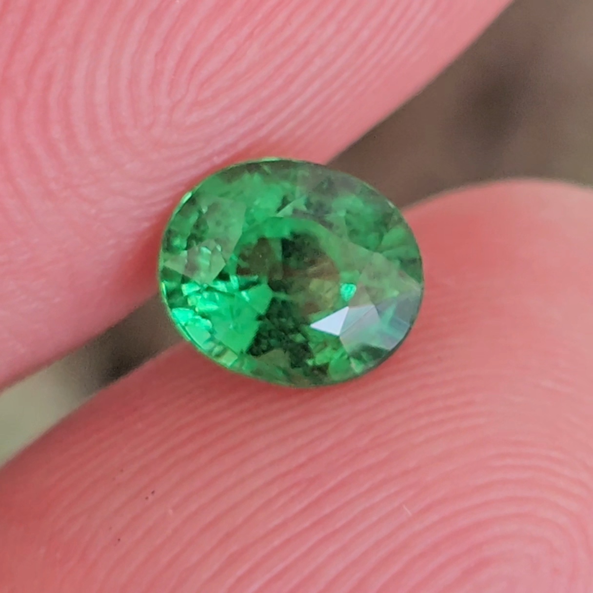 พลอย ซาโวไรท์ Tsavorite Garnet 1.06 กะรัต (Cts.) ดิบ Unheated พร้อมใบเซอร์ อัญมณีมงคลประจําวันเกิด เครื่องประดับพลอย