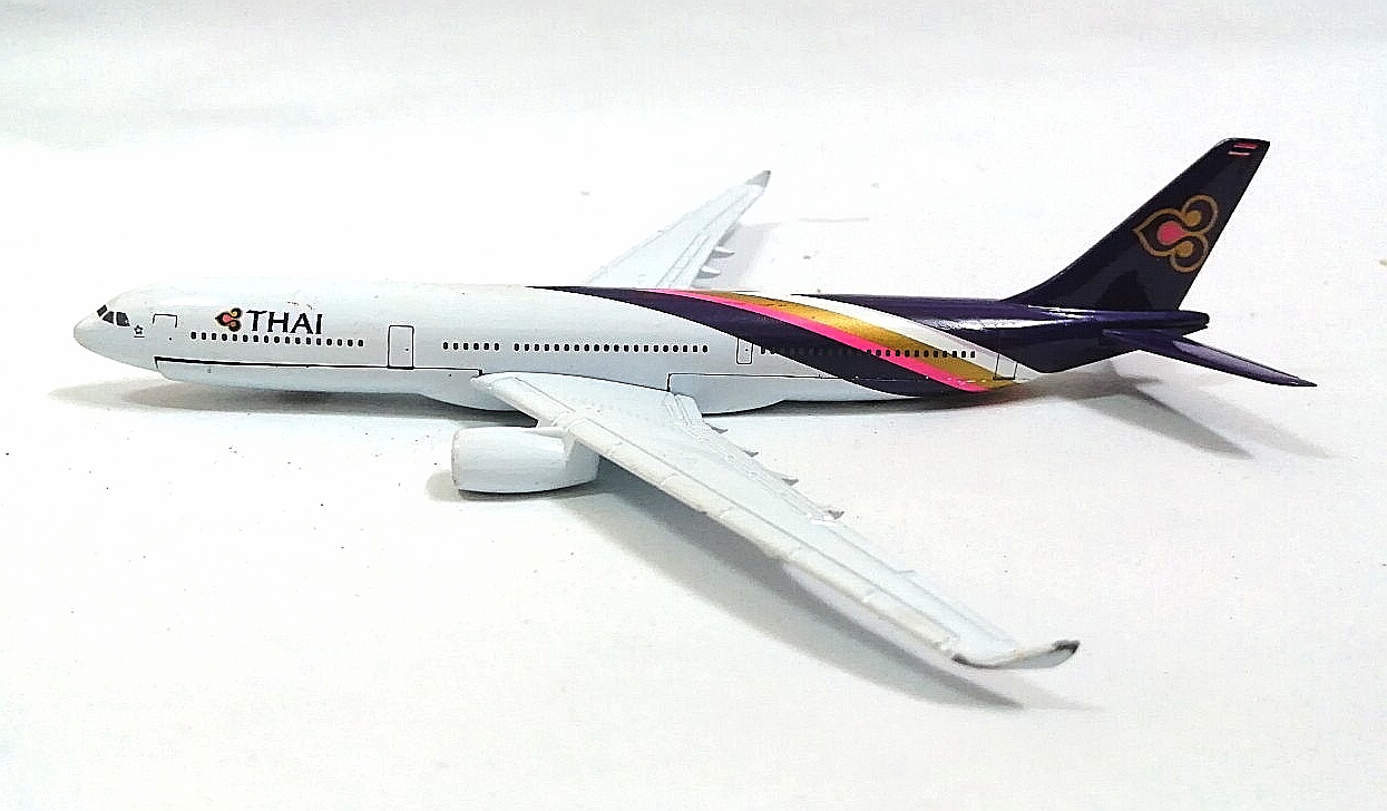 ของสะสม โมเดลเครื่องบินเหล็กการบินไทย, Die cast plane, Thai Airway สีขาว-ม่วง ขนาดตามภาพ**ไม่มีฐาน