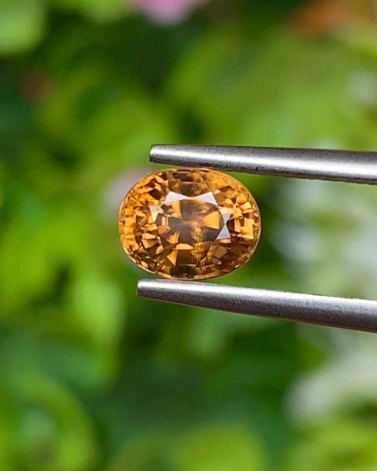 พลอย เพทาย (Zircon) 1.46 กะรัต (Cts.) พลอยแท้ อัญมณีมงคลประจําวันเกิด เครื่องประดับพลอย