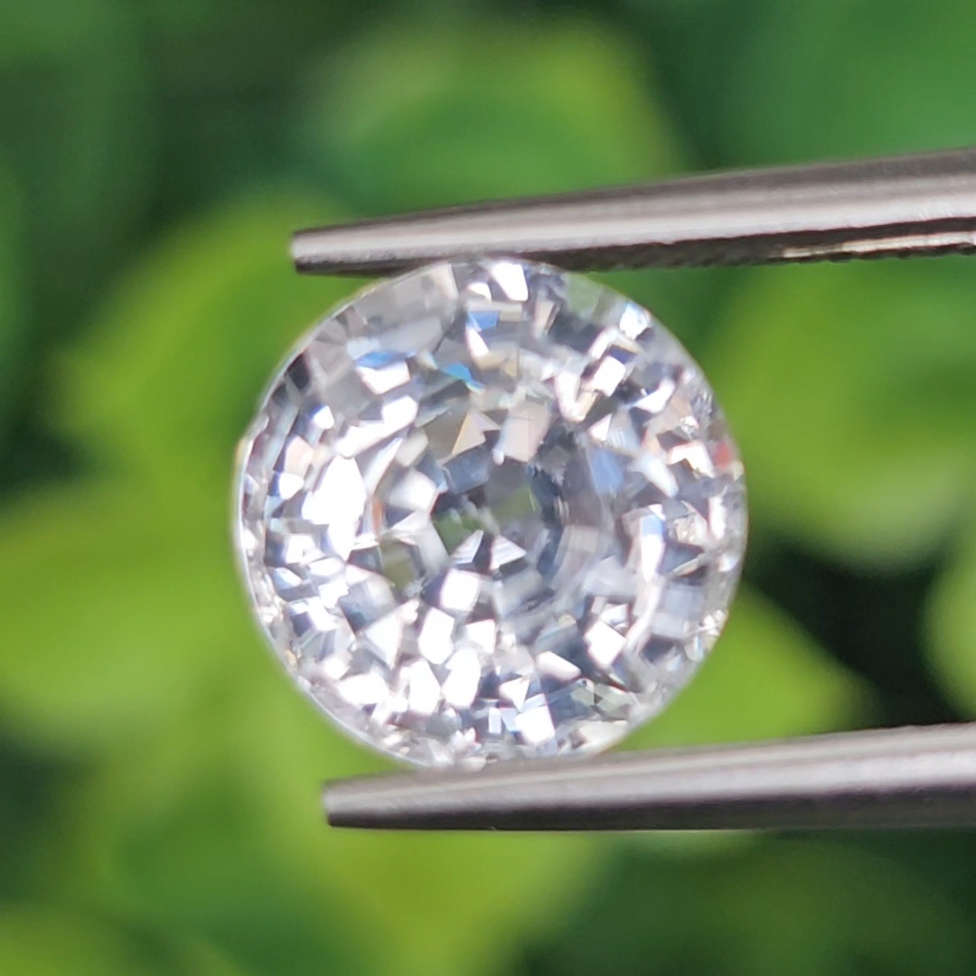 พลอย เพทาย Natural Zircon 4.08 กะรัต (Cts.) พลอยแท้ อัญมณีมงคลประจําวันเกิด เครื่องประดับพลอย