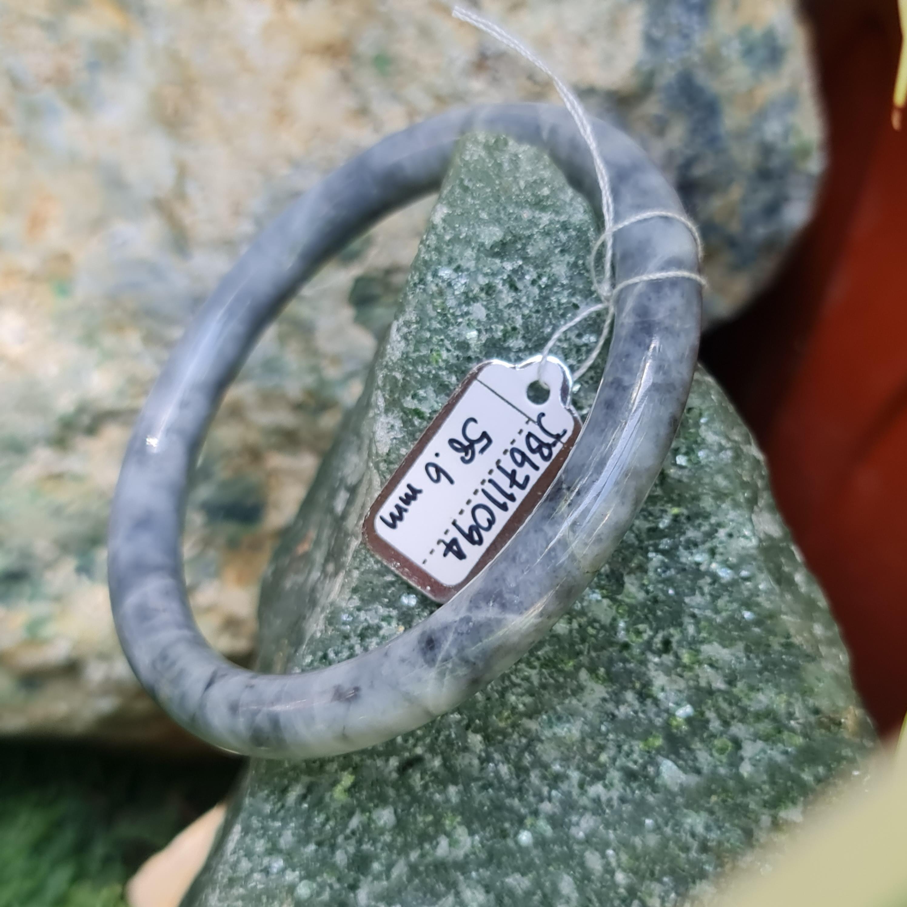 JB6711094 หยก พม่า แท้ Jade กำไลหยก 58.6 มม. (Jadeite bracelet) พม่า (Myanmar)