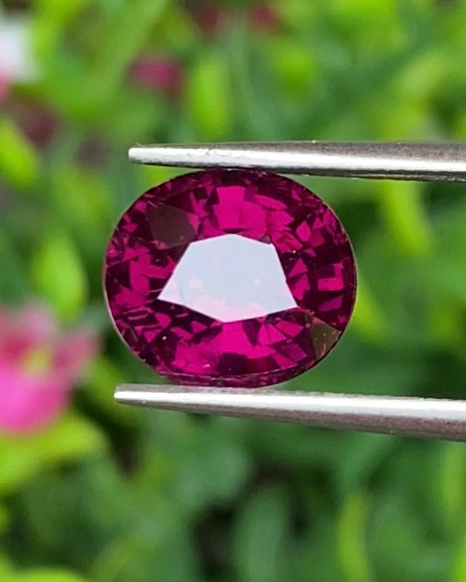 พลอย โรโดไลต์ กาเน็ท Rhodolite Garnet 4.51 กะรัต Cts.พลอยแท้ อัญมณีมงคลประจําวันเกิด เครื่องประดับพลอย