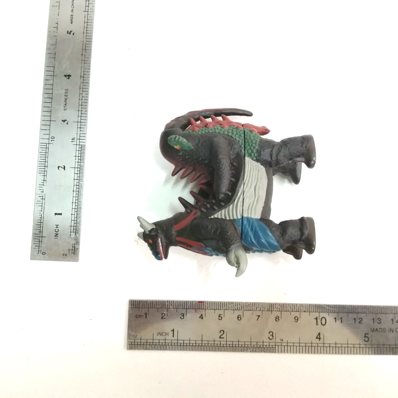 ซอฟ 4 นิ้ว สัตว์ประหลาดจัมโบ้คิงส์ จากอุลตร้าแมน เอส/เอ ขนาดตามรูป สภาพดี ค่อนข้างหายากไม่พบบ่อยนัก