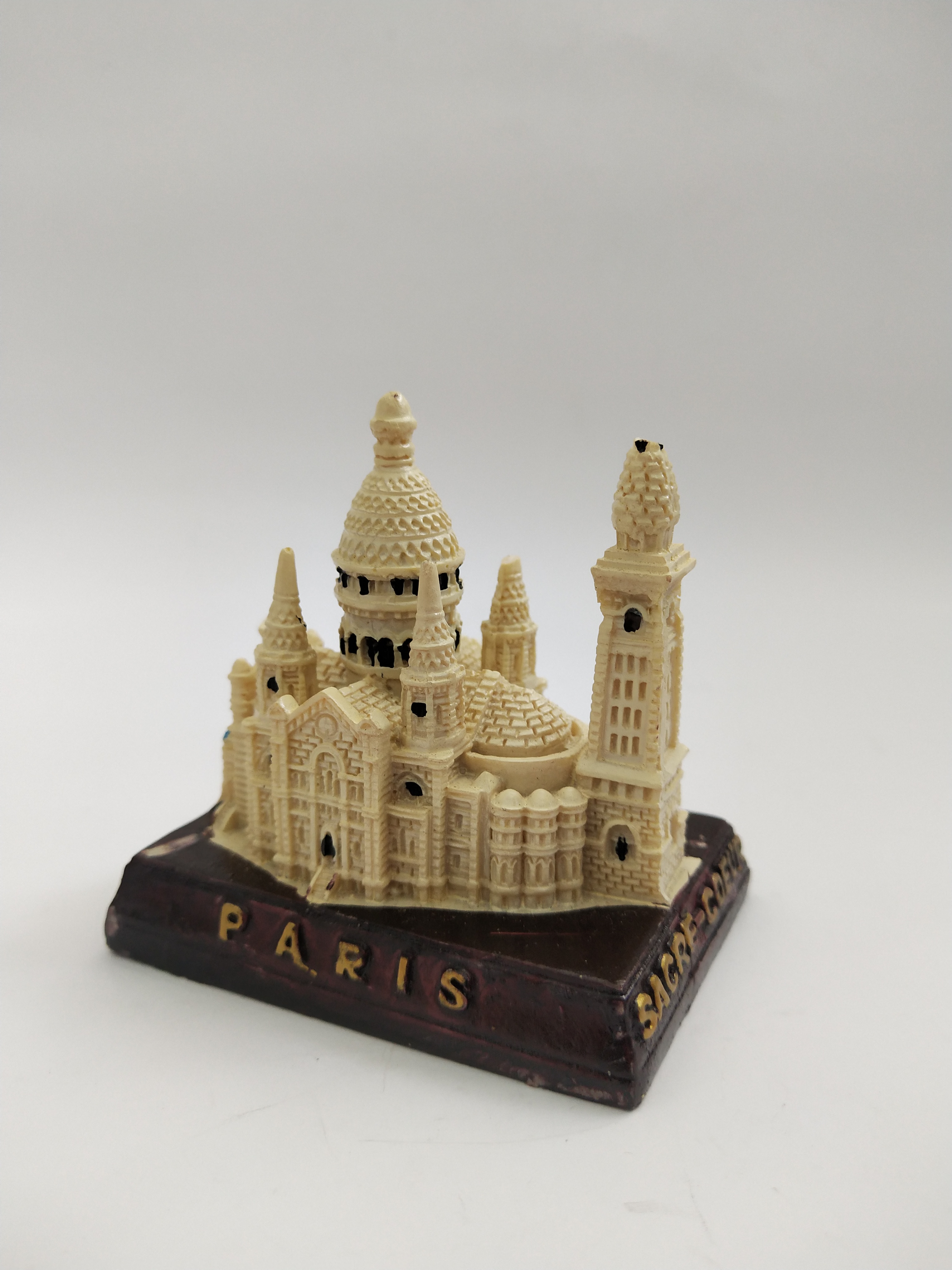 มีหลายภาพ ** มีตำหนิ โมเดลThe Basilica of the Sacred Heart of Paris ชิ้นงานเรซิ่น ขนาดตามภาพ