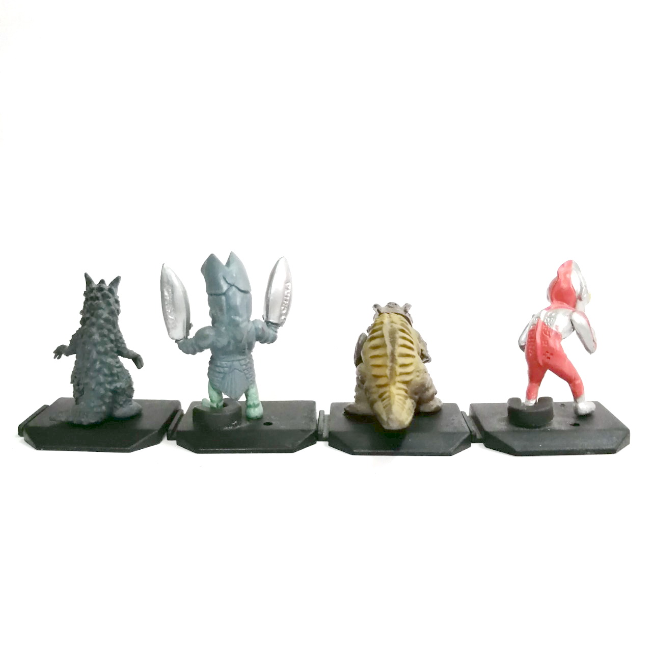 อุลตร้าแมนตัวยางตัน มีฐาน และขนาดตามรูป อุลตร้าแมน สัตว์ประหลาดเบมเลอร์, บัลตั้น, เนรองก้าขายรวมฐาน 4ตัว ไม่แยก