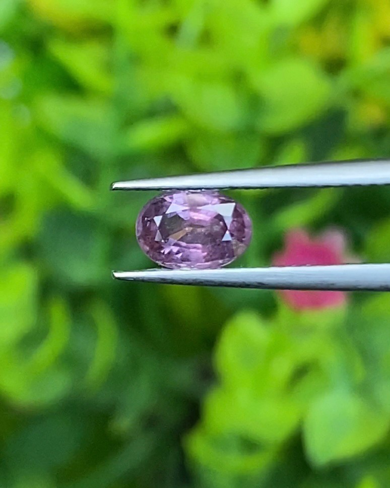 พลอย เพอเพิล แซฟไฟร์ สีม่วง Purple Sapphire ดิบ Unheated 0.80 กะรัต (Cts.) พลอยแท้ อัญมณีมงคลประจําวันเกิด เครื่องประดับพลอย