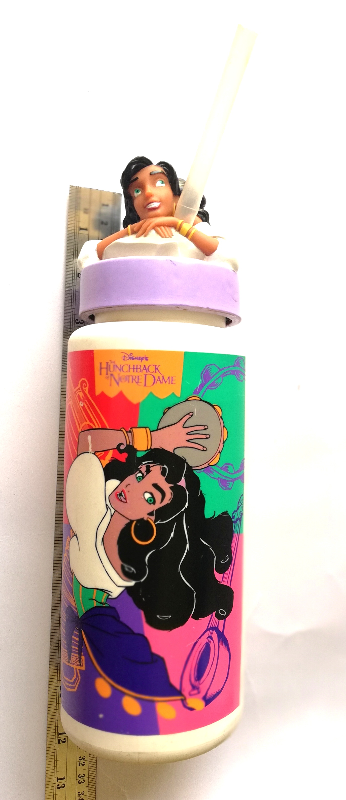 ขวดน้ำลาย ดิสนีย์"คนคร่อมแห่งน็อธเธอร์ดาม, พร้อมท็อปเปอร์ เอสเมอรัลด้า" งานเก่าสะสม จาก สเว็นเซ็น Swensen **มีรอยเปื้อน ตามภาพ