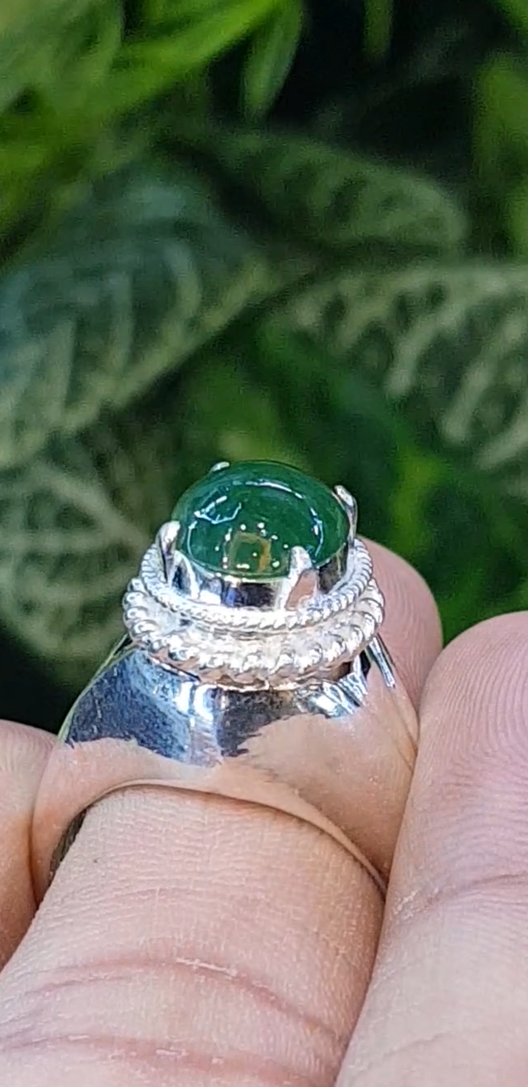 หยก พม่า แท้ Jade แหวนหยก 翡翠戒指 (Jadeite ring) 3.03 กะรัต (Cts.) (Size) 60ดิบ ไม่ผ่านการปรับปรุง (Type A) พม่า (Myanmar)