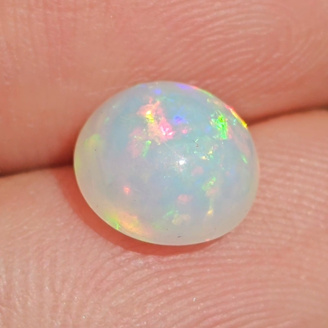 พลอย ไวท์ โอปอล White Opal 1.89 กะรัต (Cts.) พลอยแท้ อัญมณีมงคลประจําวันเกิด เครื่องประดับพลอย