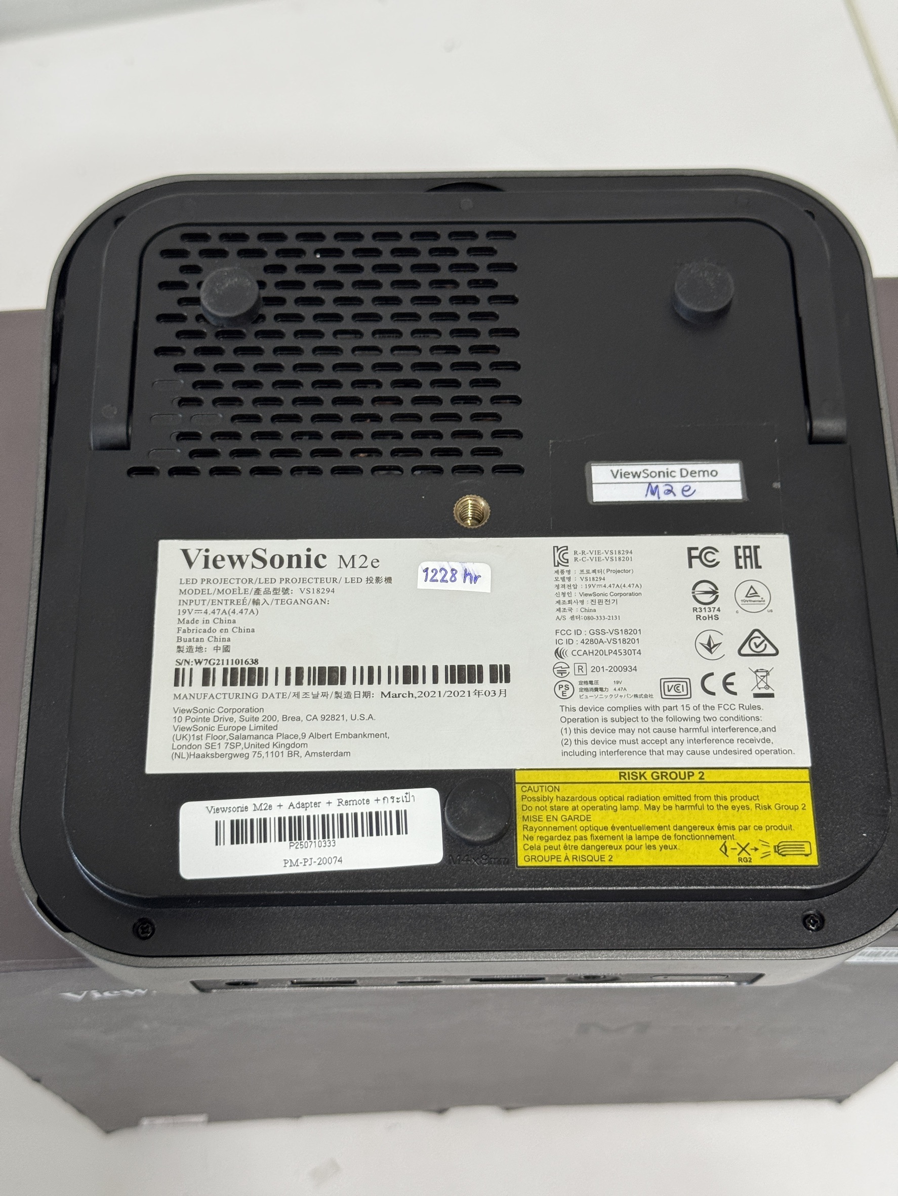 Projector สำหรับพกพา Viewsonie M2e + Adapter + Remote + กระเป๋า