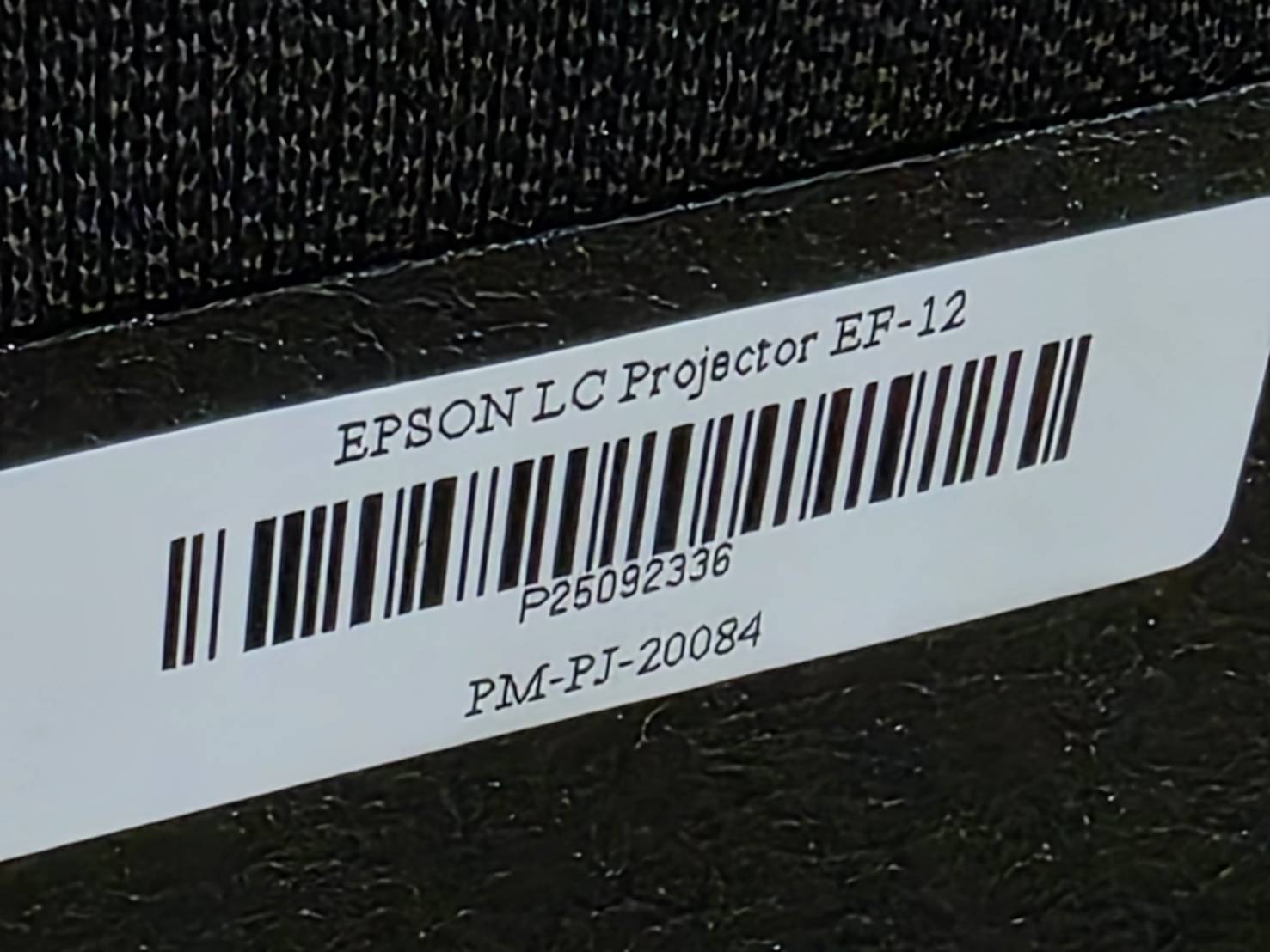 Epson EpiqVision Mini EF-12 Laser ProjectionTV ซื้อมาสามหมื่นกว่า ยังมีกล่อง