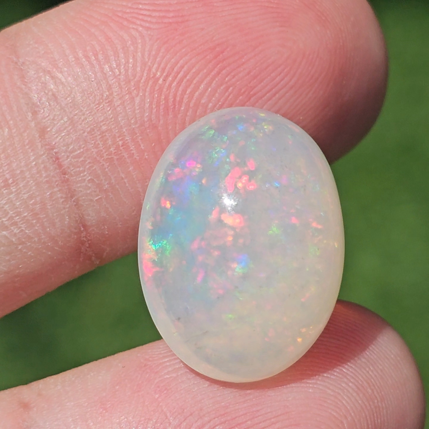 พลอย ไวท์ โอปอล White Opal 12.20 กะรัต (Cts.) พลอยแท้ อัญมณีมงคลประจําวันเกิด เครื่องประดับพลอย