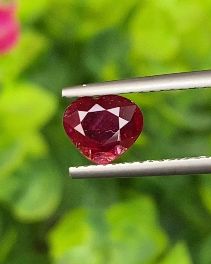 พลอย ทับทิม (Ruby Sapphire) ดิบ Unheated 1.03 กะรัต (Cts.) พลอยแท้ อัญมณีมงคลประจําวันเกิด เครื่องประดับพลอย