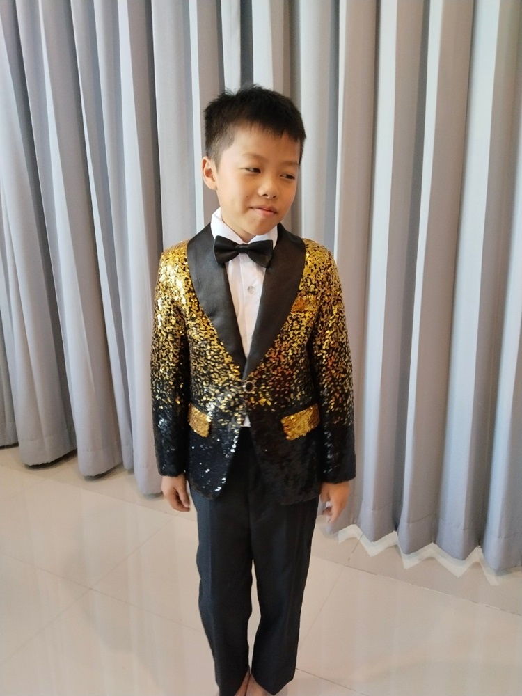 เช่า ชุดสูทเด็กชาย งานกลิตเตอร์ไล่สีทองดำ กระดุมเดียว