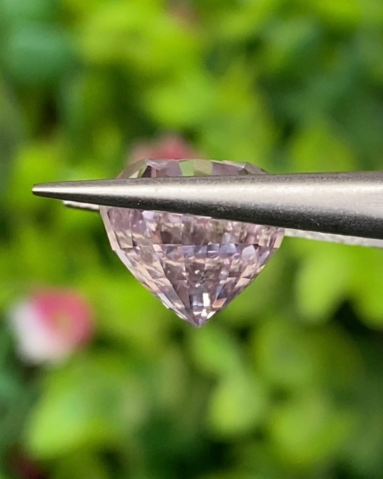 พลอย คุนไซท์ Kunzite 7.60 กะรัต (Cts.) พลอยแท้อัญมณีมงคล ประจําวันเกิด เครื่องประดับพลอย