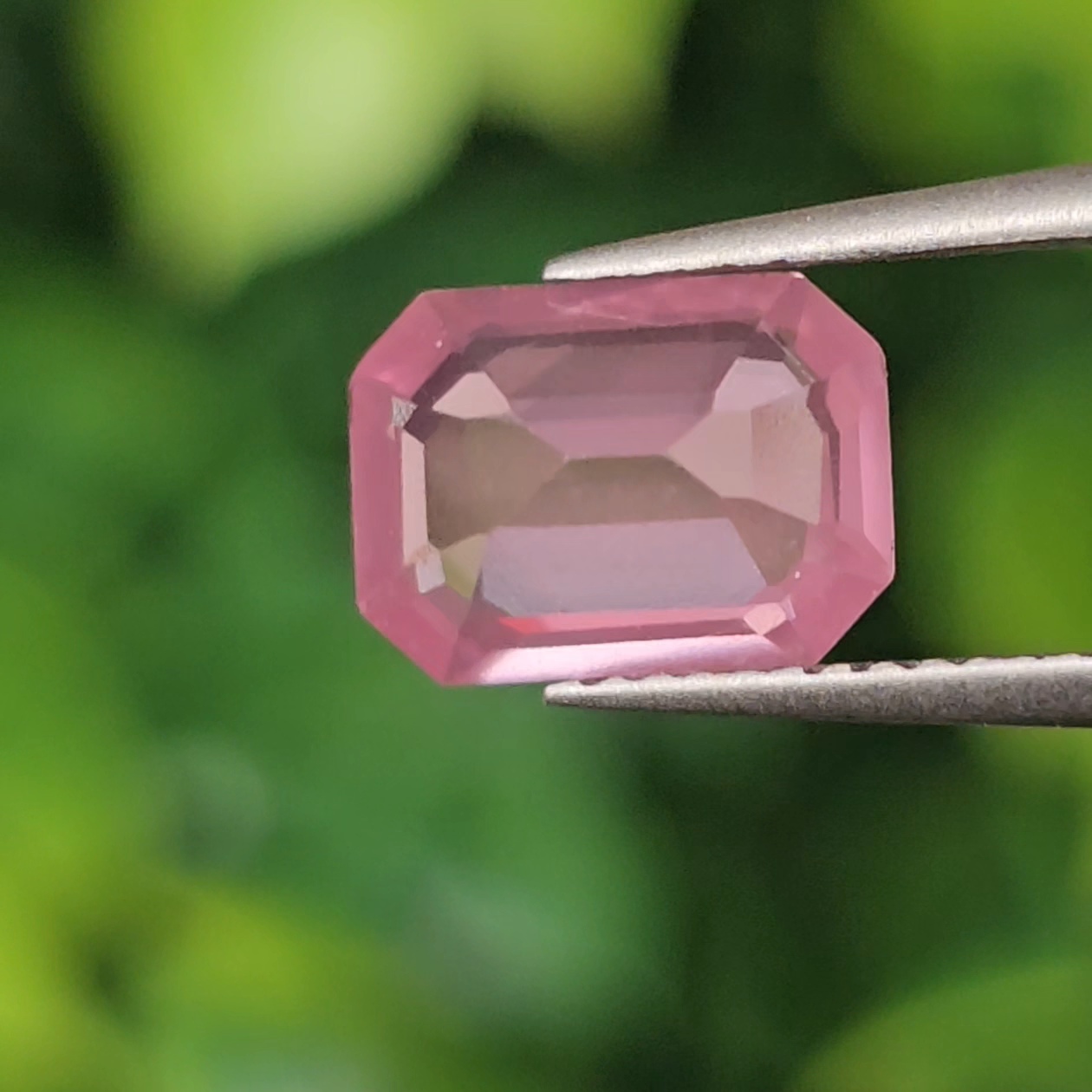 พลอย สปิเนล (Spinel) 1.30 กะรัต (Cts.) พลอยแท้ อัญมณีมงคลประจําวันเกิด เครื่องประดับพลอย