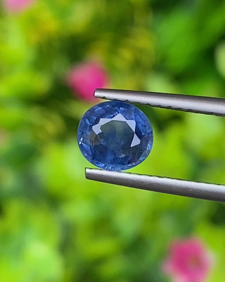 พลอย ไพลิน Blue Sapphire 1.07 กะรัต (Cts.) พลอยแท้ อัญมณีมงคลประจําวันเกิด เครื่องประดับพลอย