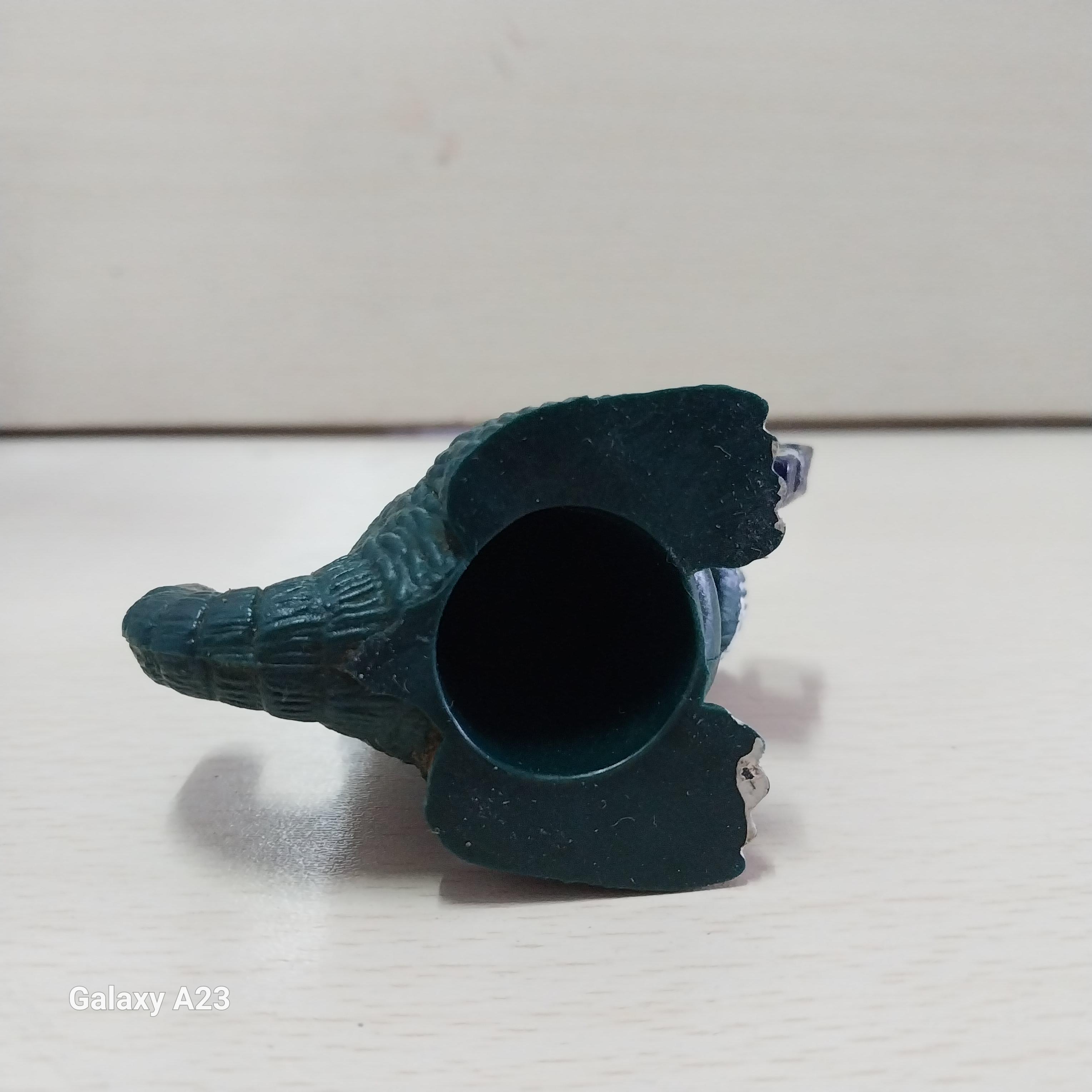 มีหลายภาพ,ฟิกเกอร์งานไทย ยางตัน ก๊อดจิ รุ่นสีเขียวเข้มตามภาพ ของแถมพรีเมี่ยม จากปั๊มน้ำมัน เก่าเก็บ มือสองสภาพดี หายาก สำเนา