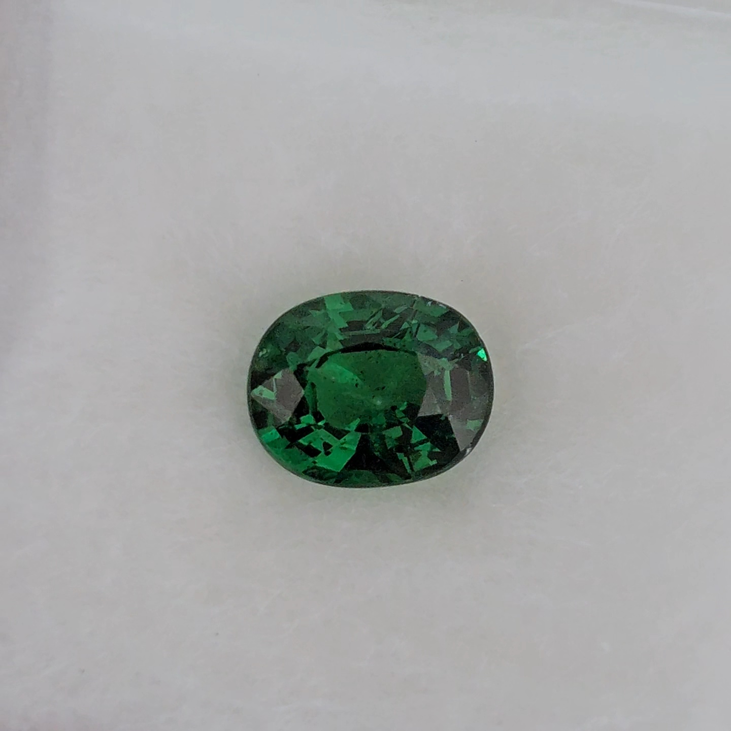 พลอย ซาโวไรท์ Tsavorite Garnet 1.36 กะรัต (Cts.) ดิบ Unheated พร้อมใบเซอร์ อัญมณีมงคลประจําวันเกิด เครื่องประดับพลอย