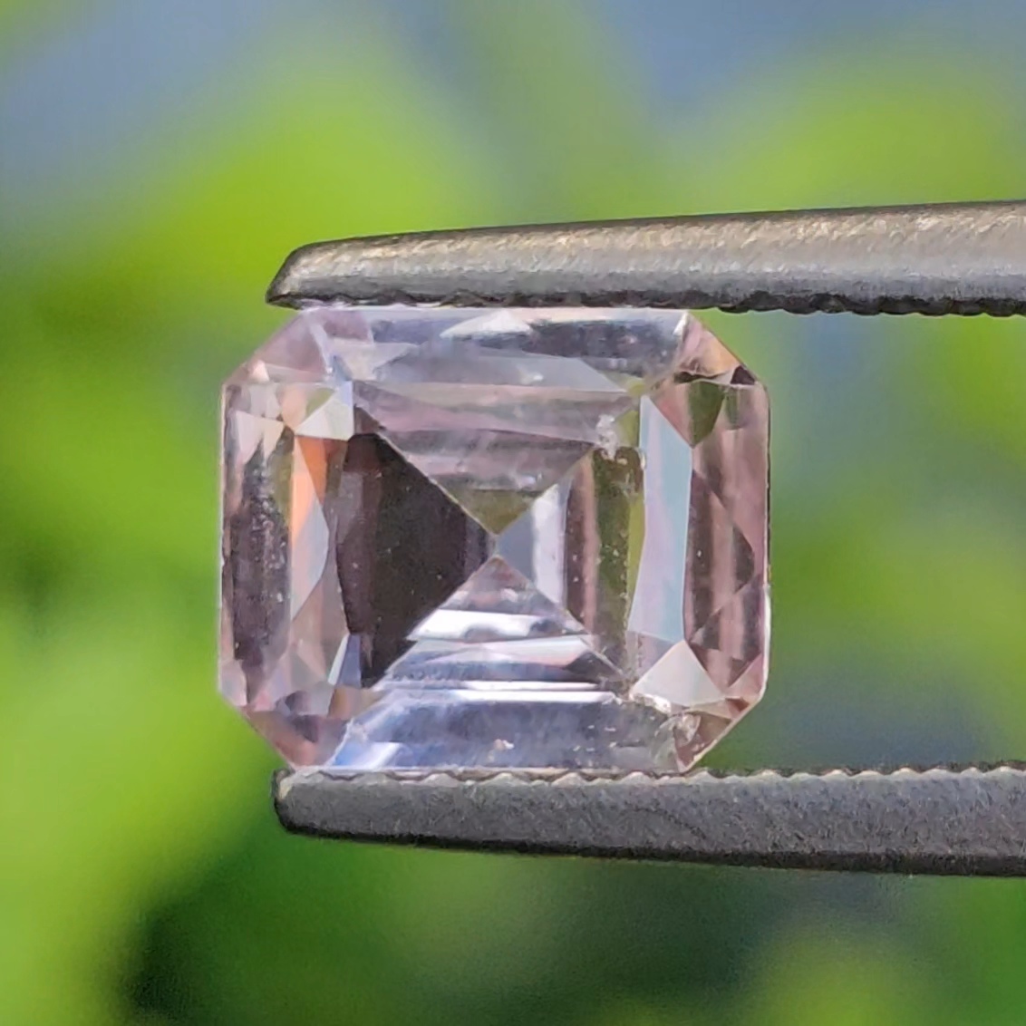 พลอย พัดพารัดชา Padparadscha Sapphire 1.23 กะรัต (Cts.) ดิบ (Unheated) พลอยแท้ อัญมณีมงคลประจําวันเกิด เครื่องประดับพลอย