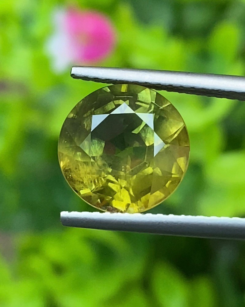 พลอย บุษราคัม Yellow Sapphire 4.61 กะรัต (Cts.) พลอยแท้ อัญมณีมงคลประจําวันเกิด เครื่องประดับพลอย