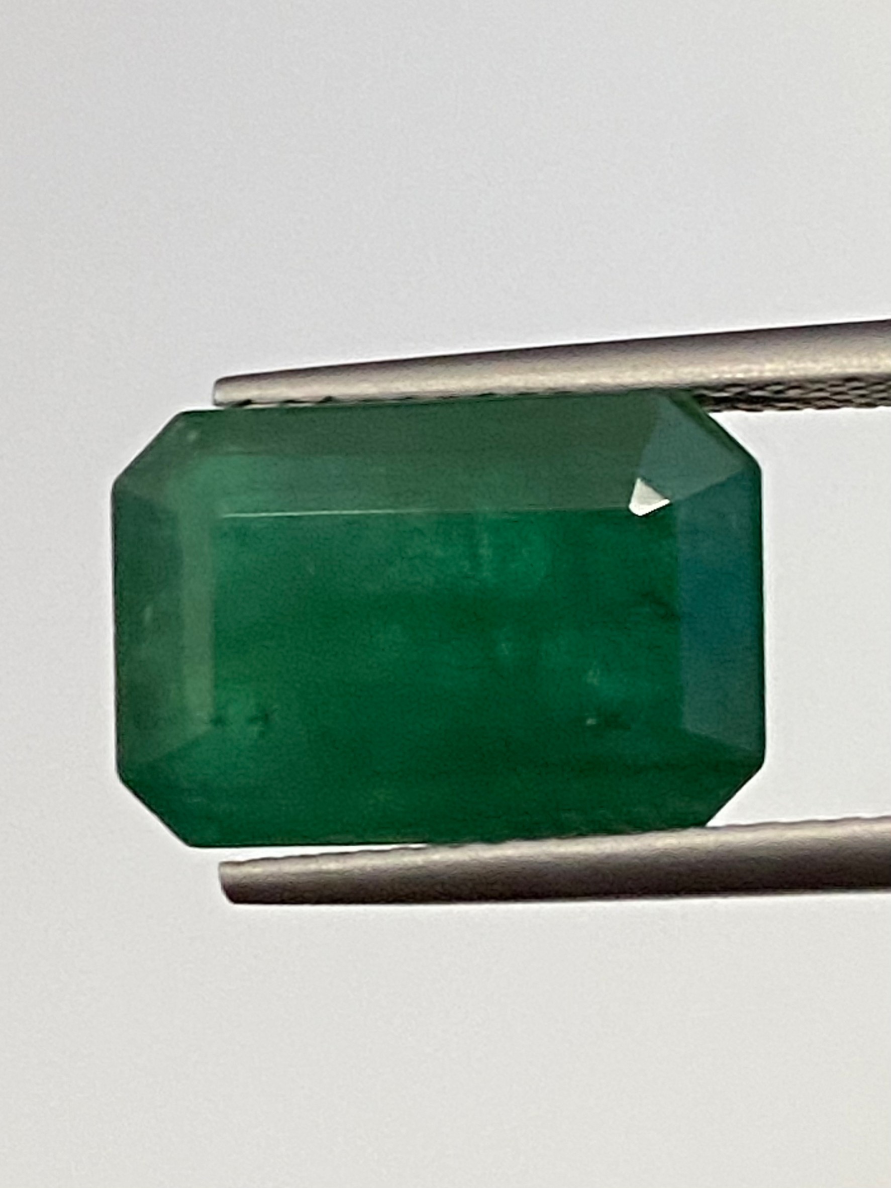 พลอย มรกต Natural Emerald แซมเบีย 9.53 กะรัต (Cts.) พลอยแท้ อัญมณีมงคลประจําวันเกิด เครื่องประดับพลอย