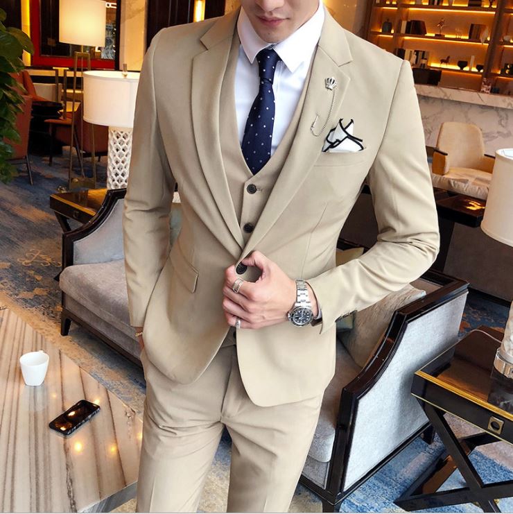 เช่า ชุดสูทชาย สีเบจกากี สไตล์เกาหลี เซต 3 ชิ้น