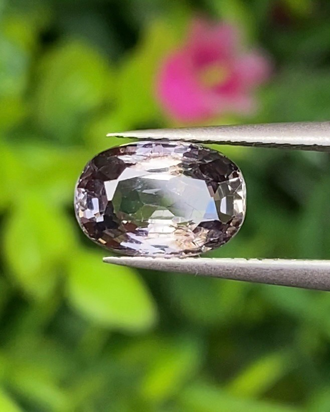 พลอย สปิเนล Spinel 1.50 กะรัต (Cts.) พลอยแท้ อัญมณีมงคลประจําวันเกิด เครื่องประดับพลอย