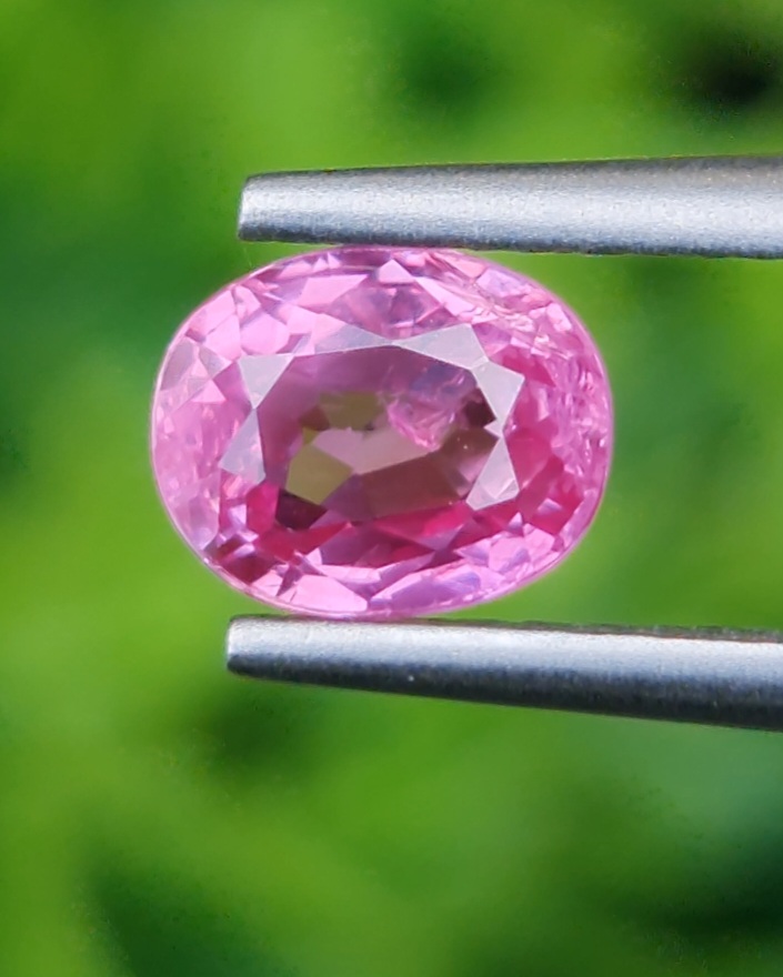 พลอย ชมพู พิ้ง แซฟไฟร์ Pink Sapphire 1.27 กะรัต (Cts.) พลอยแท้ อัญมณีมงคลประจําวันเกิด เครื่องประดับพลอย