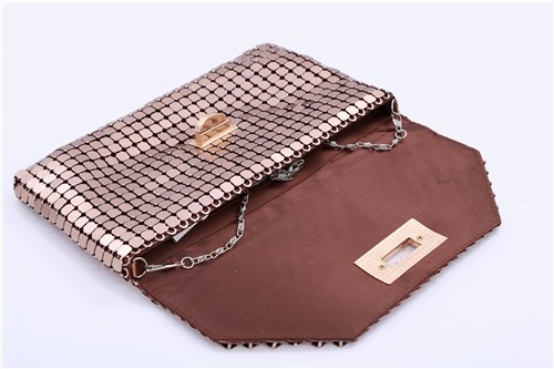 Evening Clutch กระเป๋าออกงาน ด้านในมีซิป 2ที่ เปิด-ปิดง่าย พร้อมสายโซ่สะพายยาว