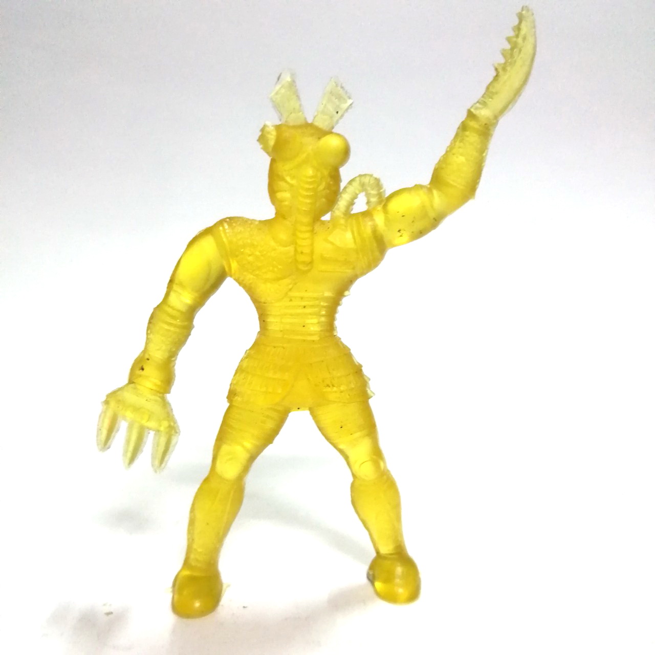 ตุ๊กตุ่นยาง สัตว์ประหลาด ตัวใสสีเหลือง ขนาดราว 3 นิ้ว