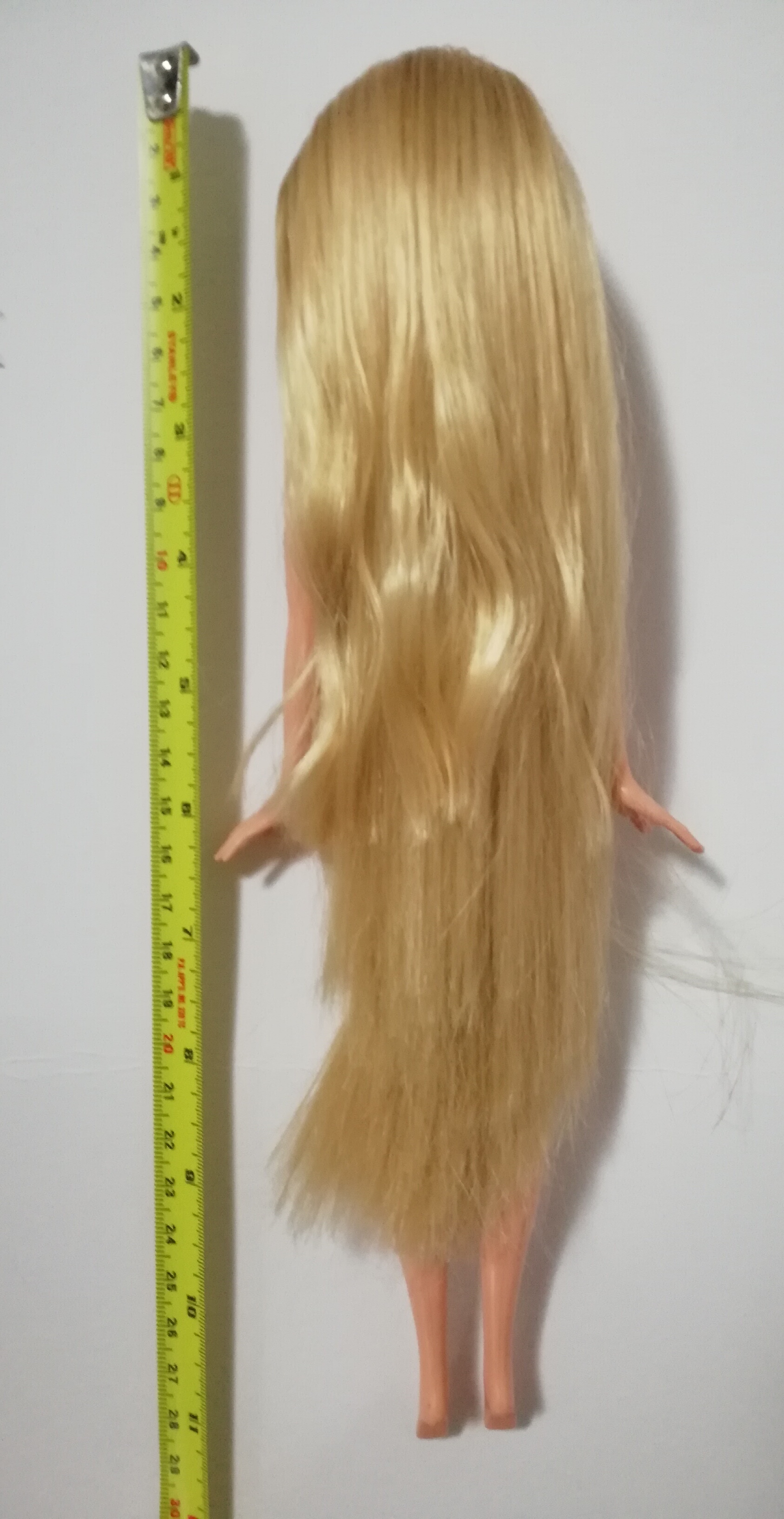 ตุ๊กตาบาร์บี้ เจ้าหญิงราพันเซล แถมชุด**แขนหลวมบ้าง Princess Rapunzel จากดิสนีย์ ปริ๊นเซส Disney Princess หน้าสวย ผมทองยาวสลวย รุ่นขาแข็ง หักงอไม่ได้ ของแท้แมทเทบปี 2012 Made in Indonesia, **ปลายผมมีตำหนิเล็กน้อยตามภาพ