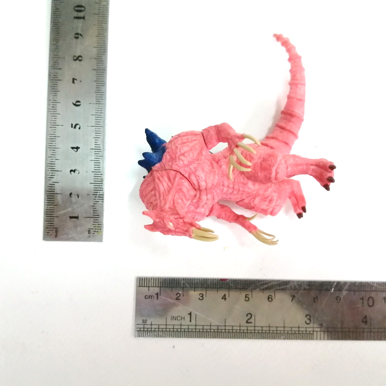 ของสะสม กาชาปอง สัตว์ประหลาด นอสฟารุ จากอุลตร้าแมนเนกซัส ขนาด 3.5 นิ้ว