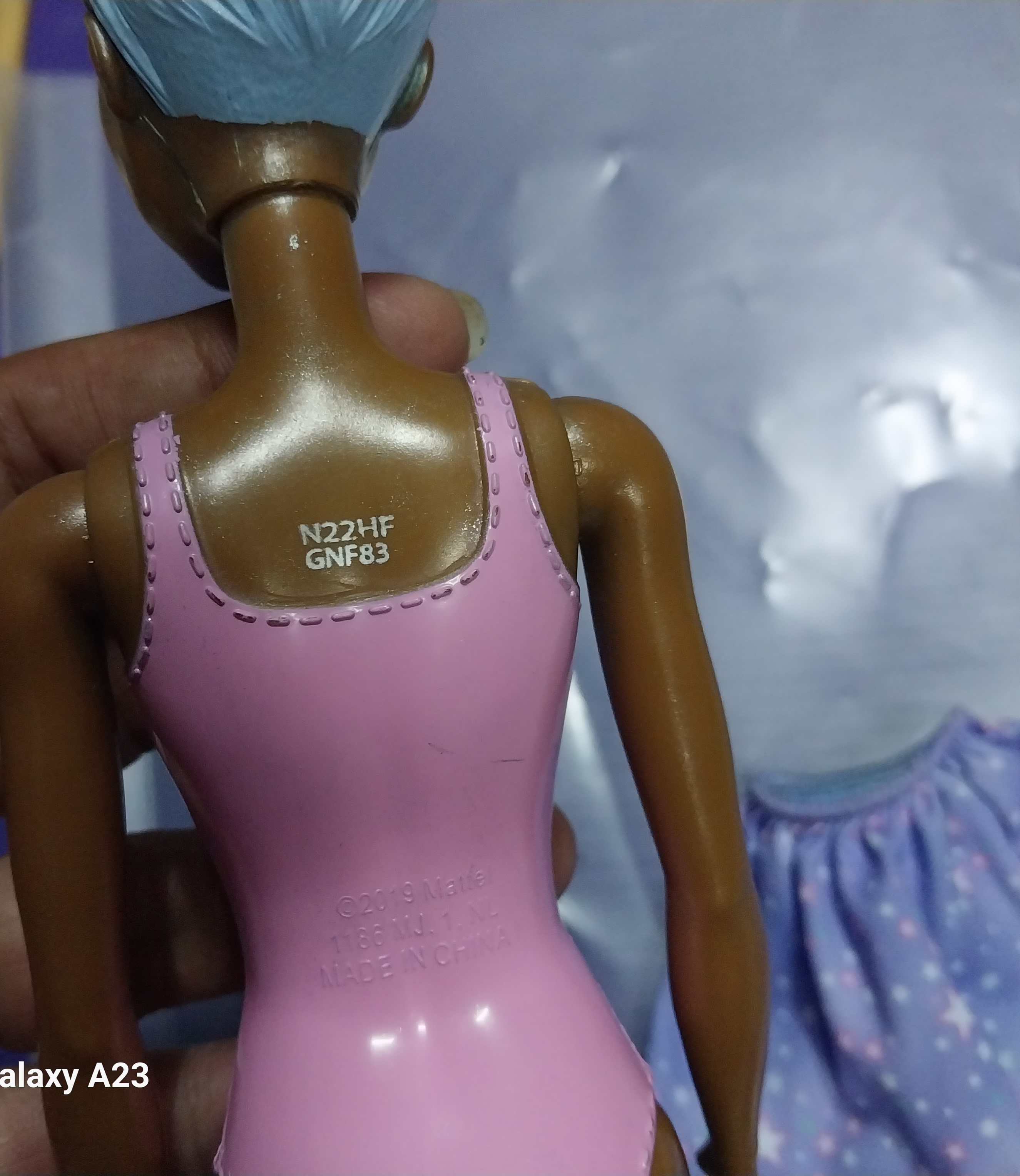 ตุ๊กตาบาร์บี้ รุ่น Cover and Reveal เป็นตุ๊กตารุ่นเซอร์ไพรส์ จาก แมทเทล