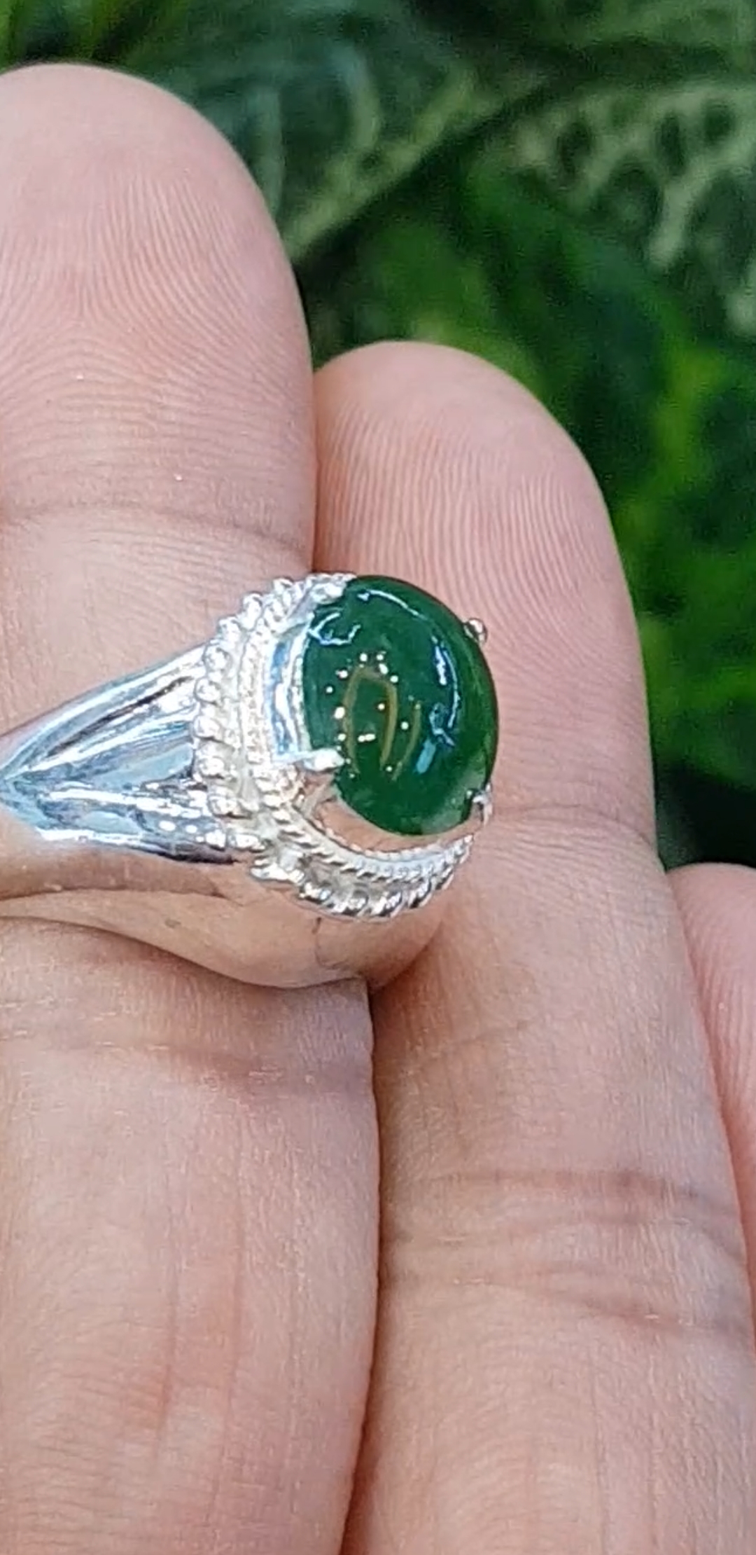 หยก พม่า แท้ Jade แหวนหยก 翡翠戒指 (Jadeite ring) 3.03 กะรัต (Cts.) (Size) 60ดิบ ไม่ผ่านการปรับปรุง (Type A) พม่า (Myanmar)
