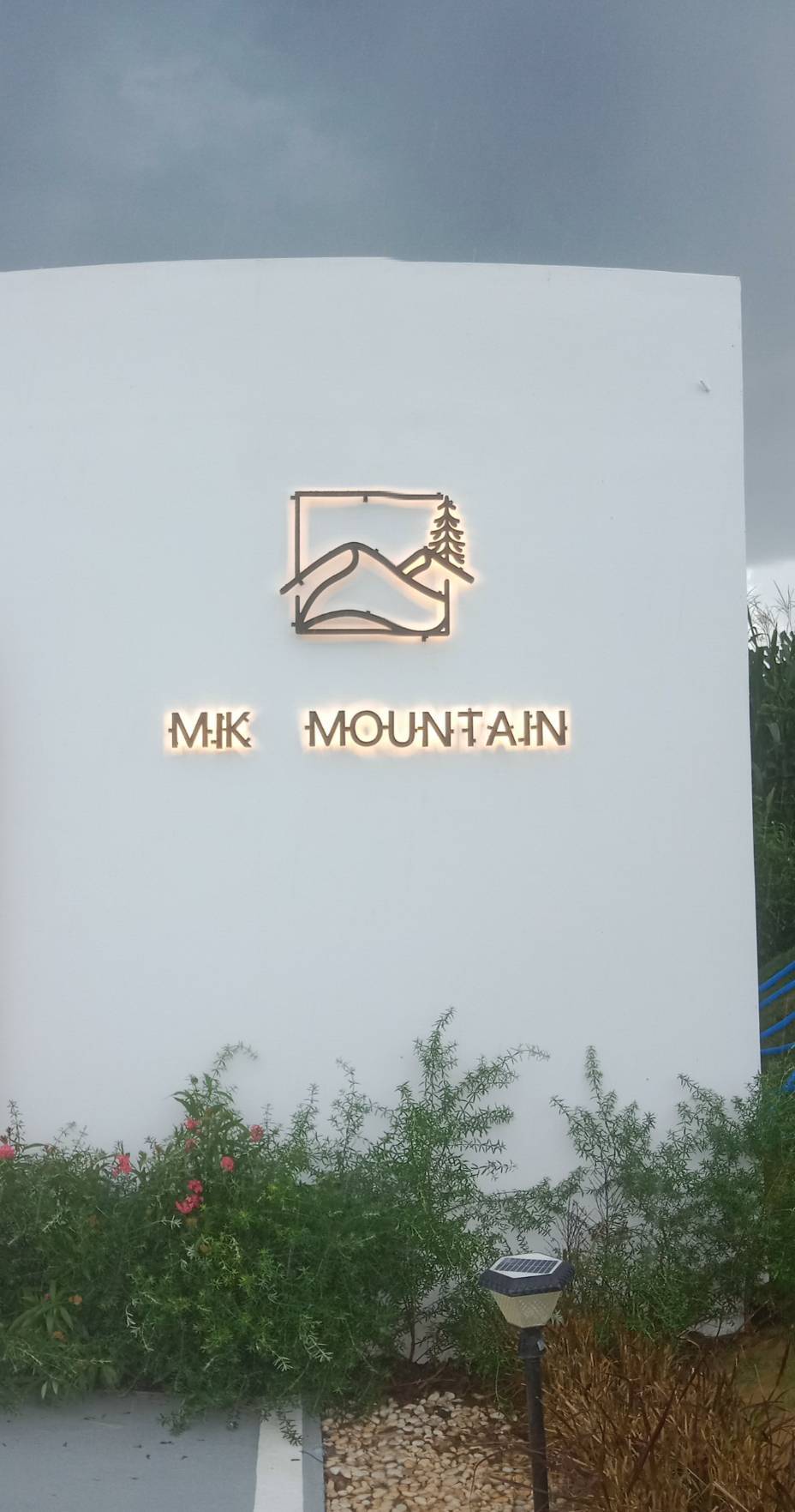 งานผลิตติดตั้ง ป้ายอักษรซิงค์ไฟออกหลัง ป้ายไฟติดหน้าร้าน