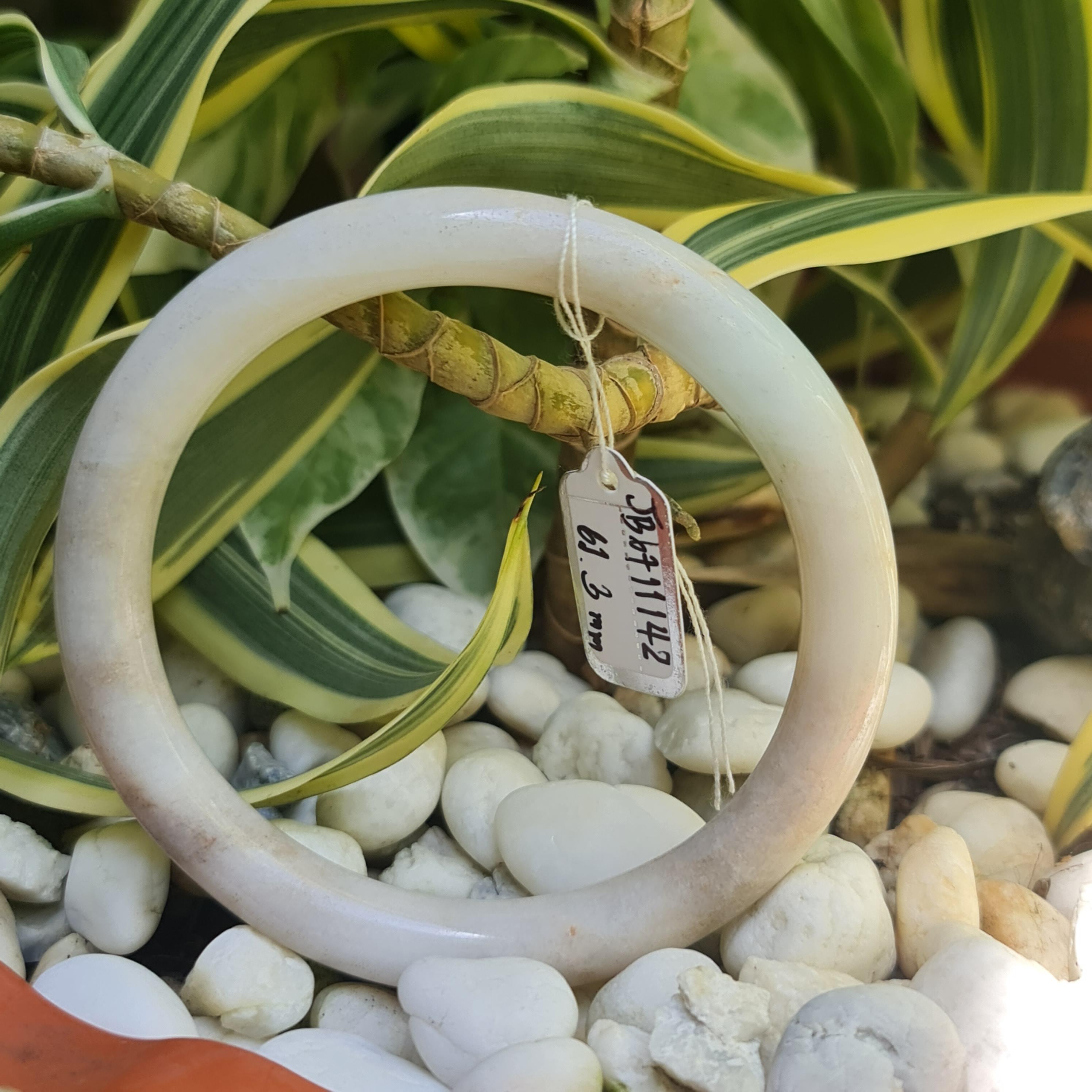 JB6711142 หยก พม่า แท้ Jade กำไลหยก 61.3 มม. (Jadeite bracelet) พม่า (Myanmar)