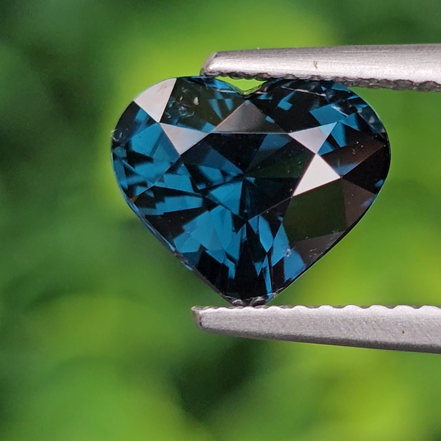 พลอย สปิเนล Spinel 2.71 กะรัต (Cts.) ดิบ (Unheated) พร้อมใบเซอร์ พลอยแท้ อัญมณีมงคลประจําวันเกิด เครื่องประดับพลอย