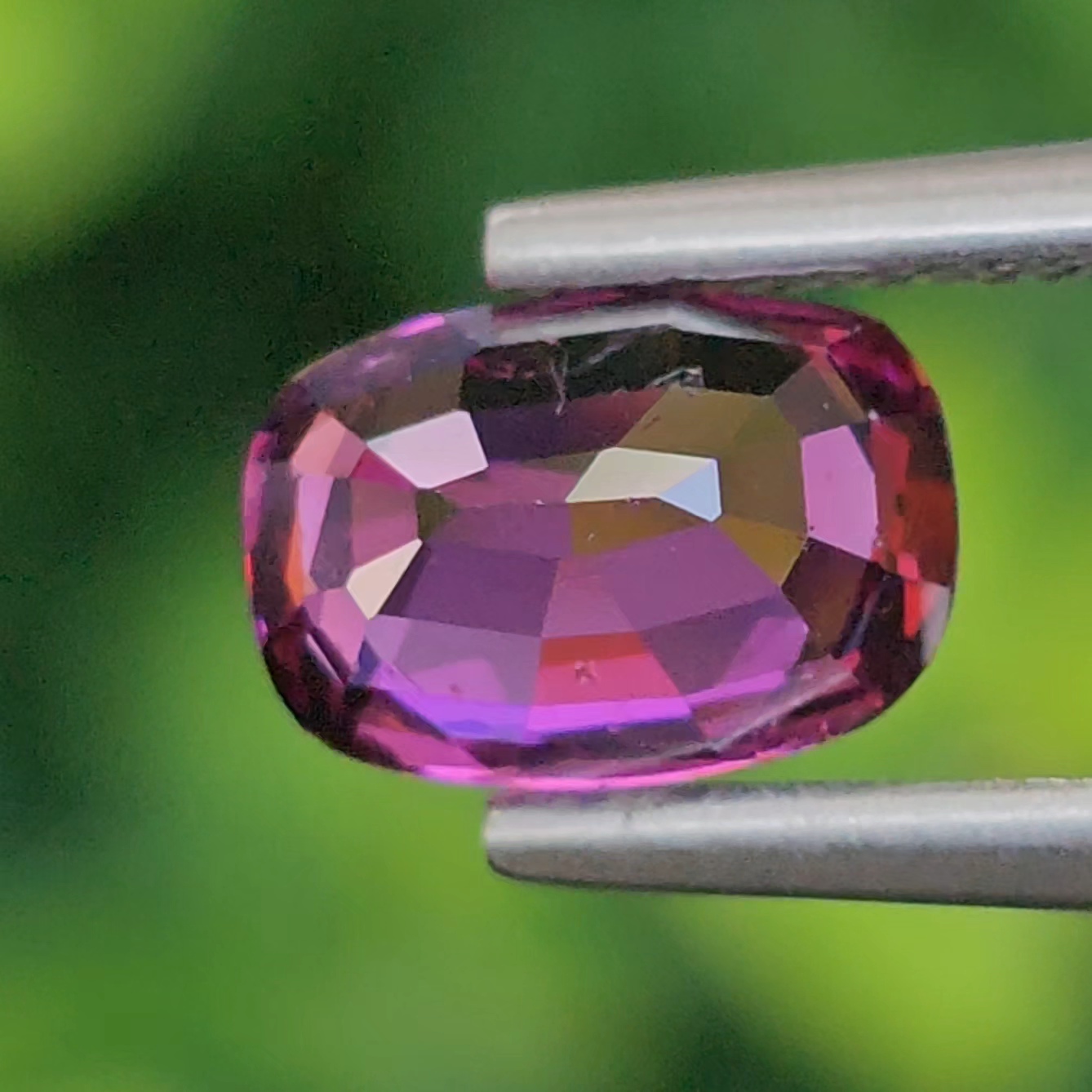 พลอย อุมบาไลต์ การ์เน็ต Umbalite Garnet 1.43 กะรัต (Cts.) ดิบ Unheated ลอยแท้ อัญมณีมงคลประจําวันเกิด เครื่องประดับพลอย