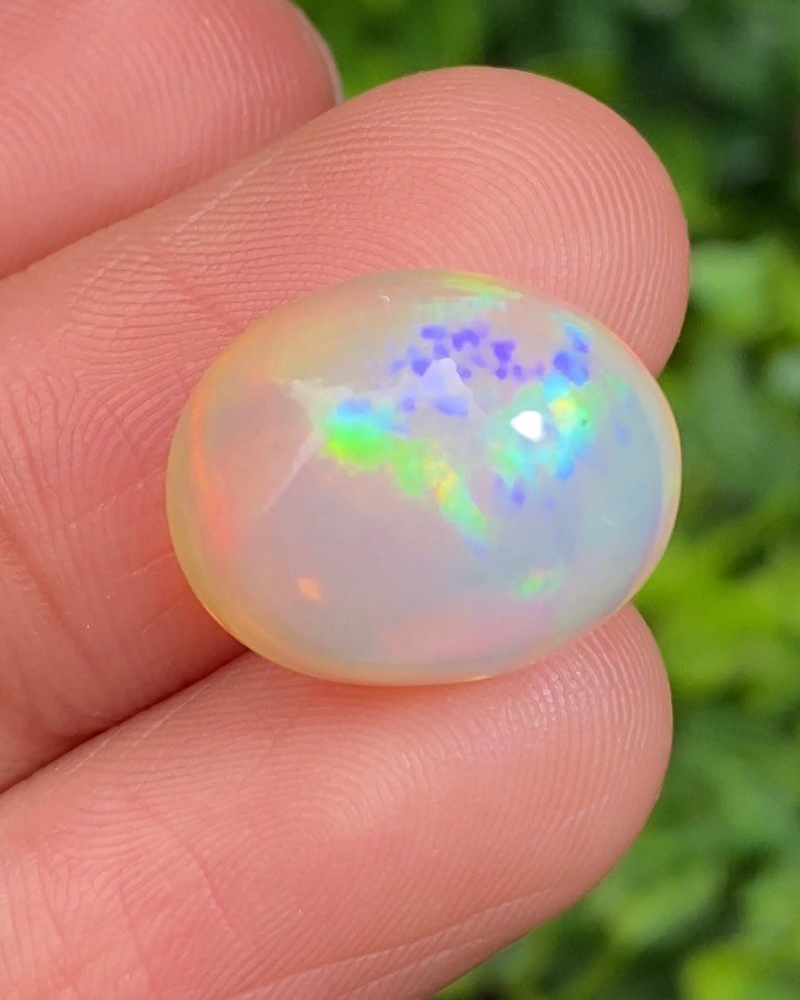 พลอย ไวท์ โอปอล White Opal 8.50 กะรัต (Cts.) พลอยแท้ อัญมณีมงคลประจําวันเกิด เครื่องประดับพลอย