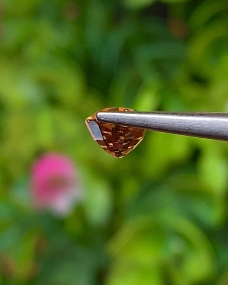 พลอย เพทาย (Zircon) 1.31 กะรัต (Cts.) พลอยแท้ อัญมณีมงคลประจําวันเกิด เครื่องประดับพลอย