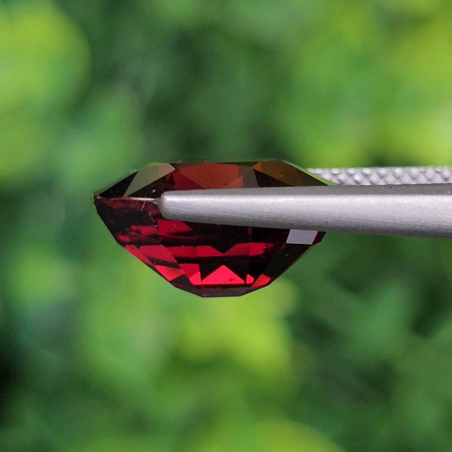 พลอย โกเมน Pyrope - Almandite Garnet 8.27 กะรัต (Cts.) พลอยแท้ อัญมณีมงคลประจําวันเกิด เครื่องประดับพลอย