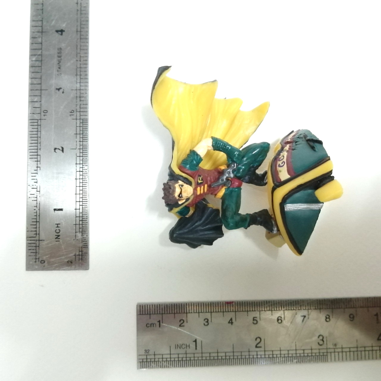 ฟิกเกอร์DCยางตัน4 นิ้ว โรบิน จาก BAT MAN COMIC สภาพดีมีรอยบ้าง