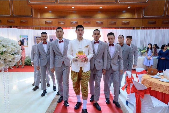 เช่า ชุดสูทชาย ทรงคลาสสิก พร้อมเสื้อกั๊ก