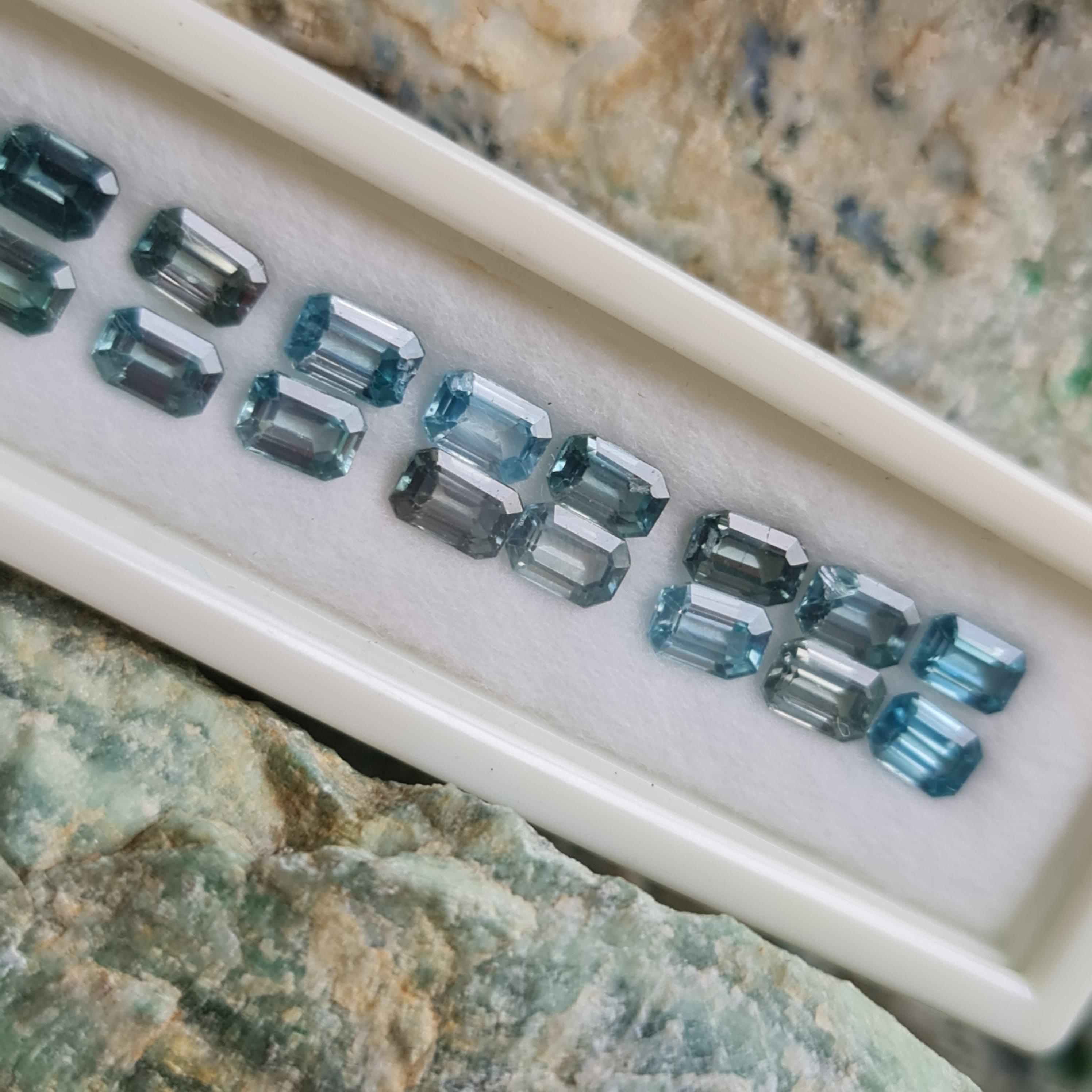 พลอย เพทาย Natural Zircon 26 เม็ด 20.60 กะรัต (Cts.) พลอยแท้ อัญมณีมงคลประจําวันเกิด เครื่องประดับพลอย