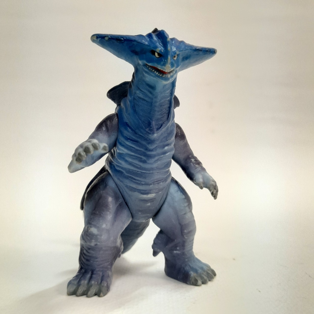 มีหลายภาพ,ซอฟ 3.5-4นิ้ว สัตว์ประหลาดลาโกลัส จากอุลตร้าแมนแม๊กซ์ มือสองสภาพดี ไม่พบบ่อย มีรอยบ้าง