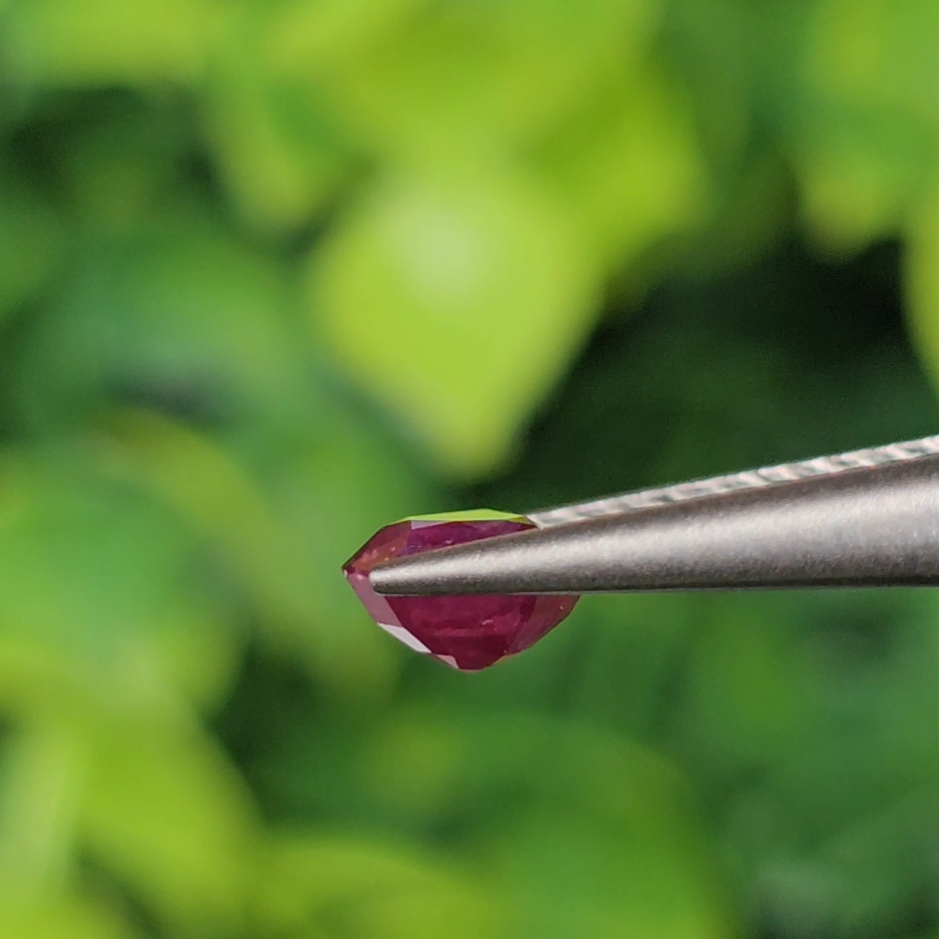 พลอย ทับทิม สยาม Siam Ruby Sapphire 1.01 กะรัต (Cts.) พลอยแท้ อัญมณีมงคลประจําวันเกิด เครื่องประดับพลอย