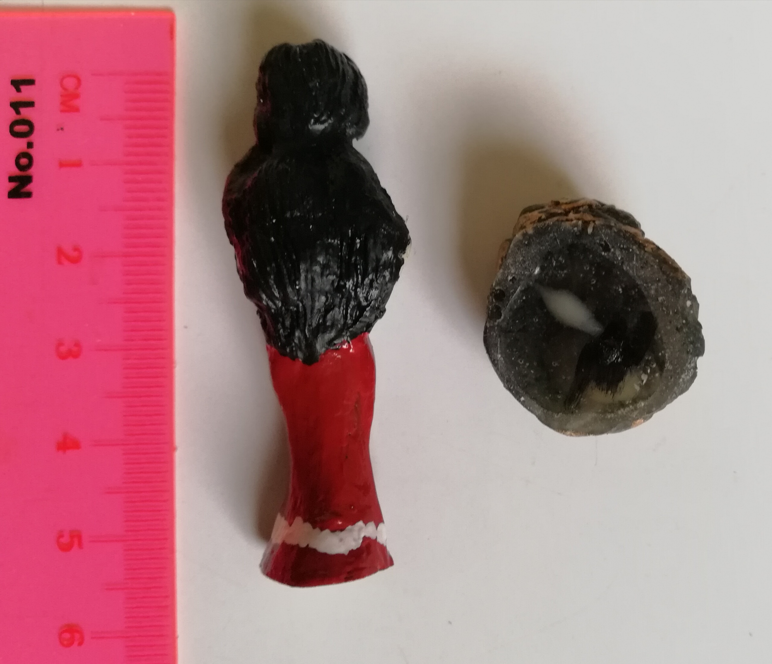 โมเดลผีนางรำพึงหน้าขาวในชุดคริสมาสต์#2 งานแฮนเมด วัสดุ: เรซิ่น, เพ้นท์มือ Thailand handmade toy, ghost model, christmas uniform, white creepy face#2