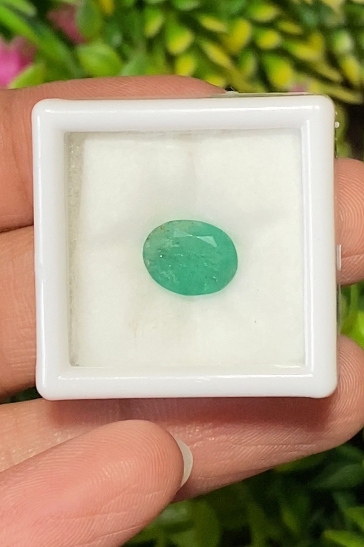 พลอย มรกต Natural Emerald แซมเบีย 2.28 กะรัต (Cts.) พลอยแท้ อัญมณีมงคลประจําวันเกิด เครื่องประดับพลอย