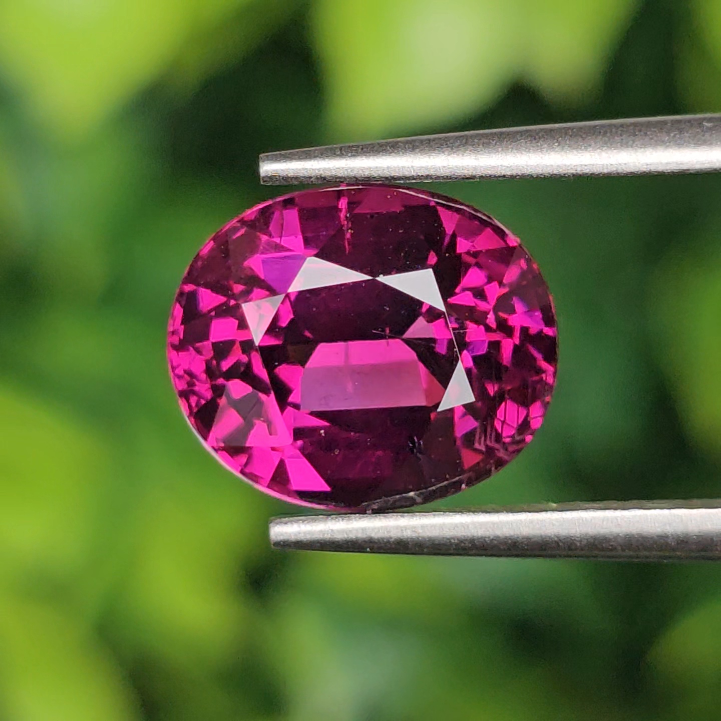 พลอย โรโดไลต์ กาเน็ท Rhodolite Garnet 4.50 กะรัต Cts.พลอยแท้ อัญมณีมงคลประจําวันเกิด เครื่องประดับพลอย